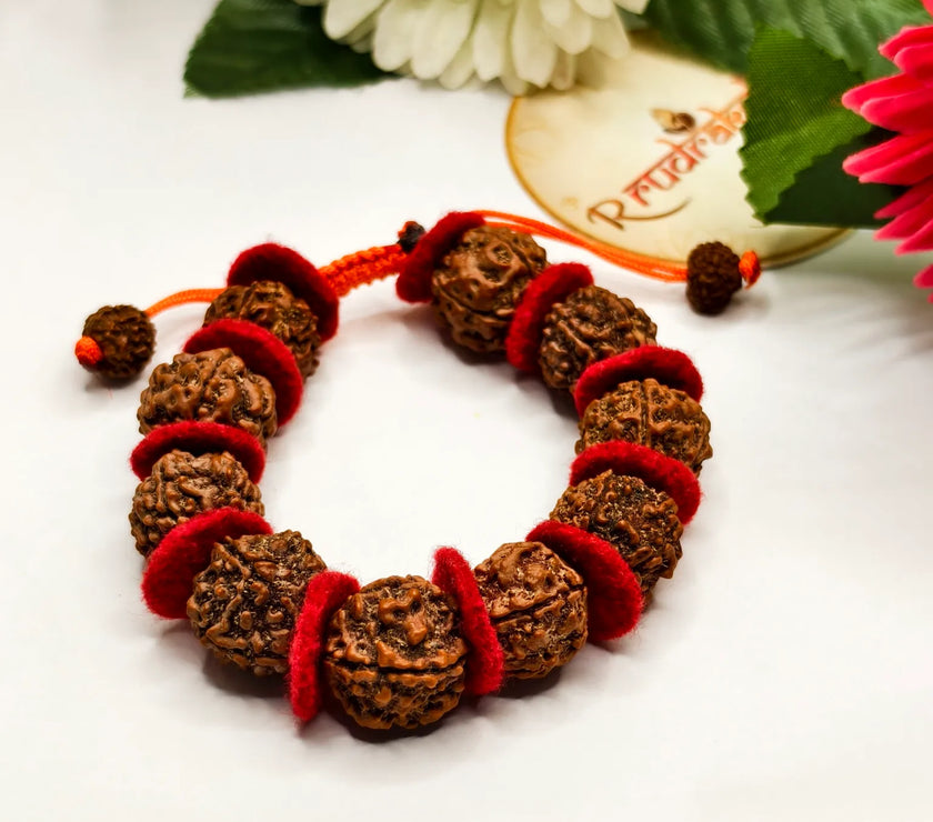 Premium Quality Lab Certified Nepali 5 Mukhi Rudraksha Bracelet With Valvet Cloths. Daily wear rudraksha bracelet 