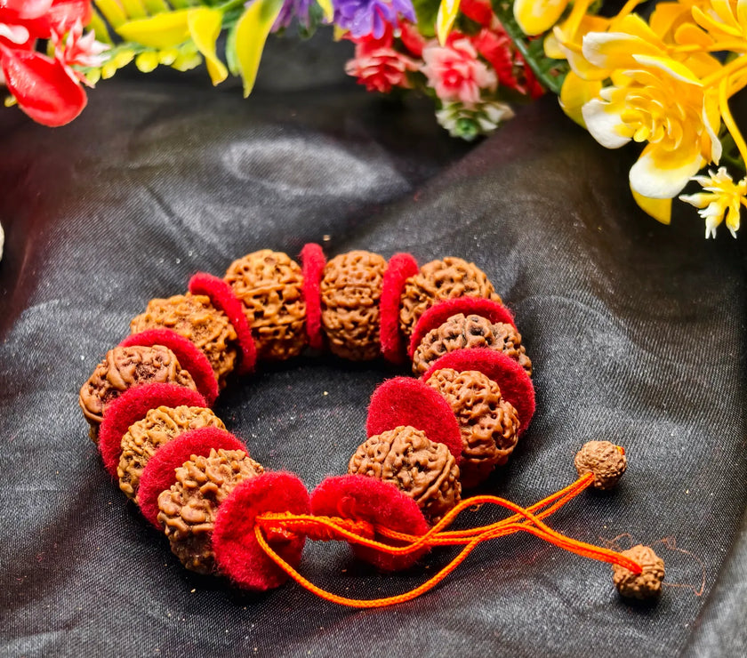 Nepali 7 Mukhi Rudraksha Bracelet With Valvet Cloths Lab Certified Premium Quality Product 10 Beads of 7 Mukhi Rudraksh Bracelet 