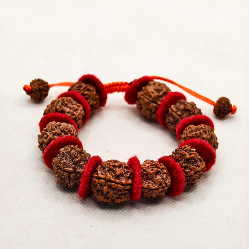 A 5 Mukhi Rudraksha Bracelet of Nepal Origin Beads, 10 Beads with Valvet Cloths 