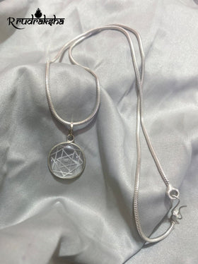 Sphatik (Quartz) Shree Yantra Crystal Pure Silver Locket With Chain
