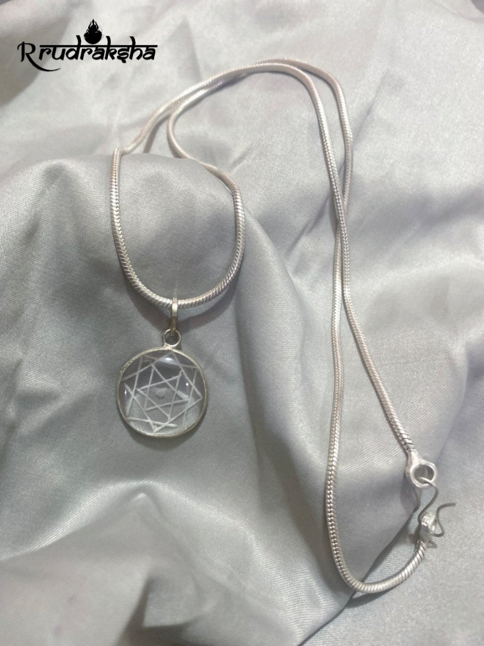 Sphatik (Quartz) Shree Yantra Crystal Pure Silver Locket With Chain