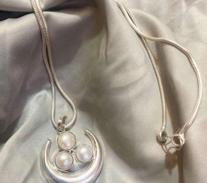 HalfMoonShape Pure Silver Locket With Natural 3 in 1 Pearl With Chain
