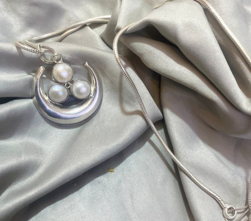HalfMoonShape Pure Silver Locket With Natural 3 in 1 Pearl With Chain