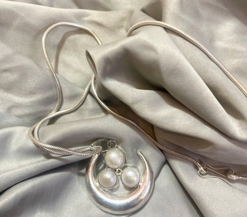 HalfMoonShape Pure Silver Locket With Natural 3 in 1 Pearl With Chain