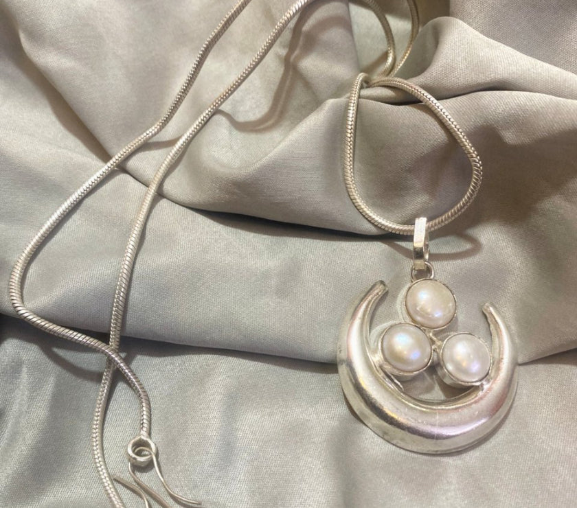 HalfMoonShape Pure Silver Locket With Natural 3 in 1 Pearl With Chain